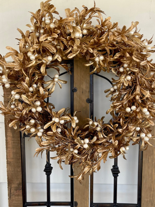 24'' Pearl Mistletoe Wreath